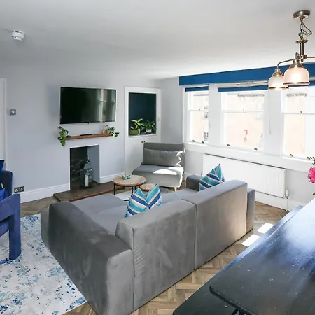 Top Floor At 13 Rivers Street Bath Room photo